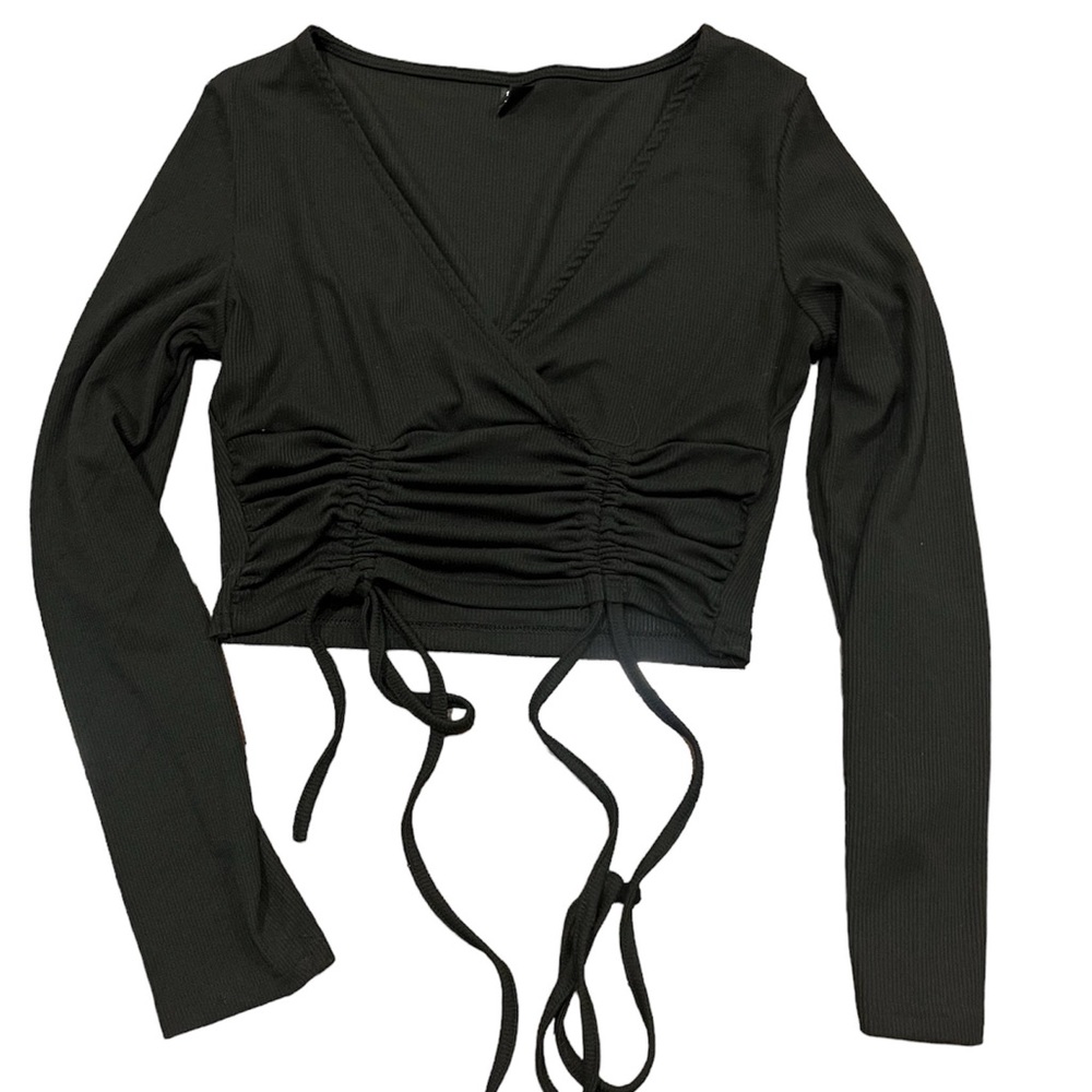 Black long sleeve crop top